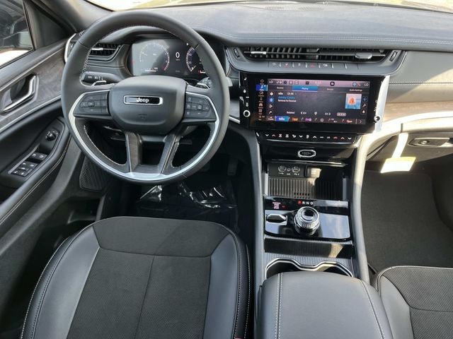 2026 Jeep Grand Cherokee Altitude