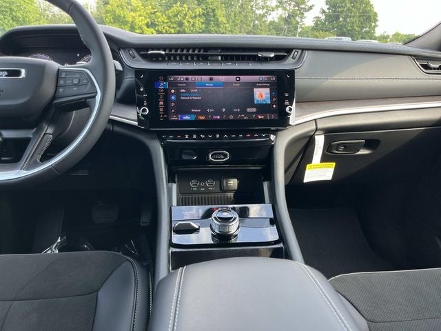 2026 Jeep Grand Cherokee Altitude