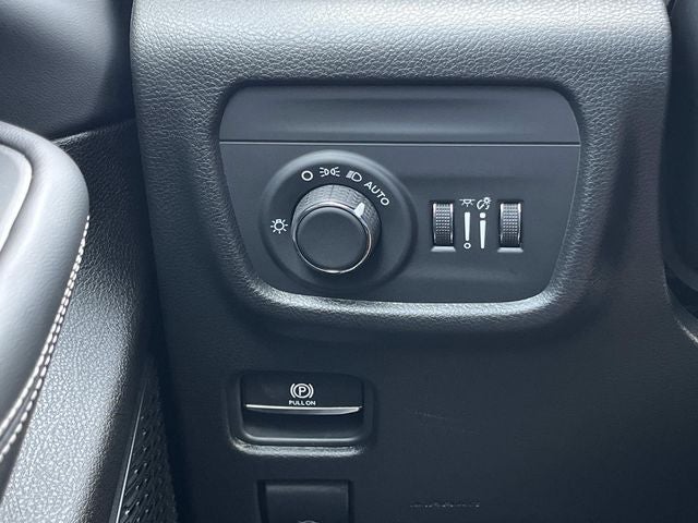 2026 Jeep Grand Cherokee Altitude