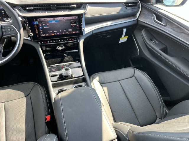 2027 Jeep Grand Cherokee Limited Reserve