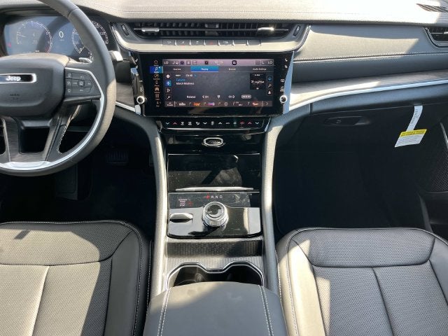2027 Jeep Grand Cherokee Limited Reserve
