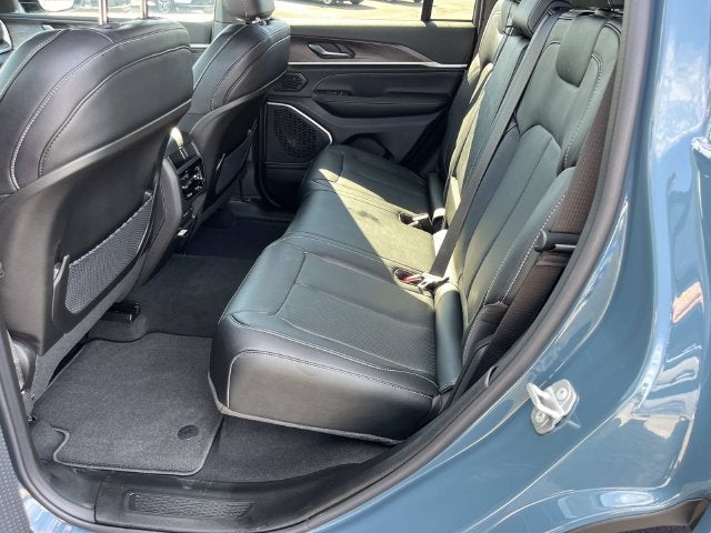 2027 Jeep Grand Cherokee Limited Reserve