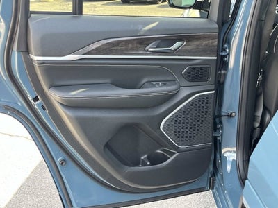 2027 Jeep Grand Cherokee Limited Reserve