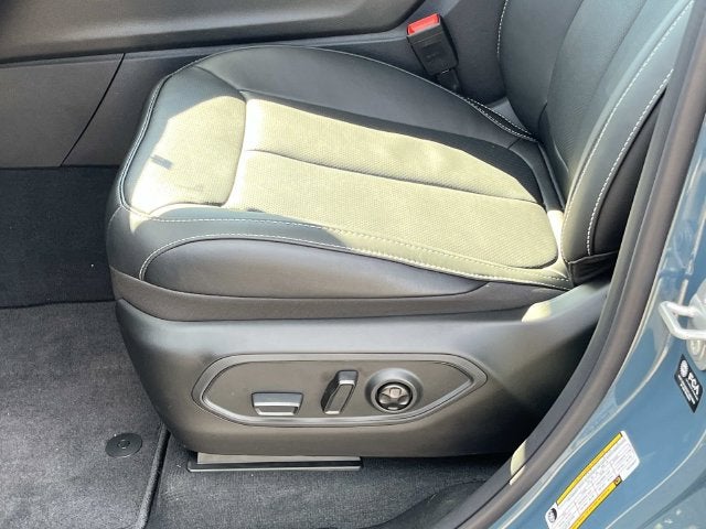2027 Jeep Grand Cherokee Limited Reserve