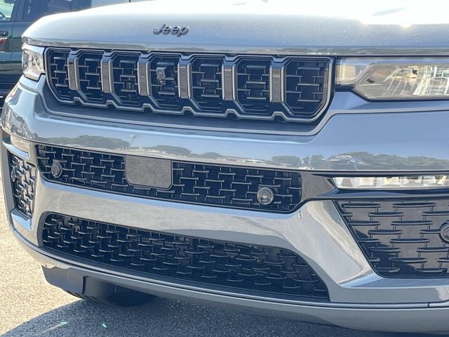 2027 Jeep Grand Cherokee Limited Reserve