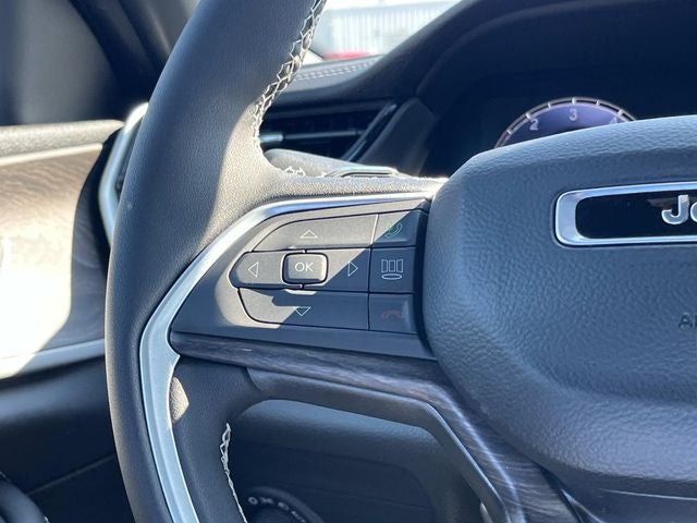 2027 Jeep Grand Cherokee Limited Reserve