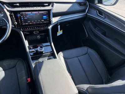 2027 Jeep Grand Cherokee Limited Reserve