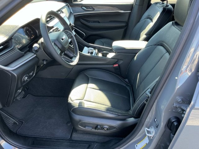 2027 Jeep Grand Cherokee Limited Reserve