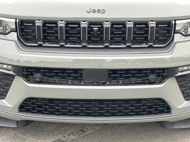 2027 Jeep Grand Cherokee Limited Reserve