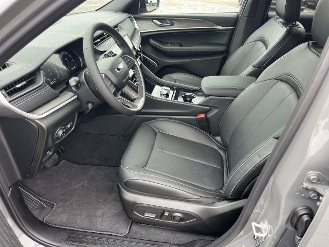 2027 Jeep Grand Cherokee Limited Reserve
