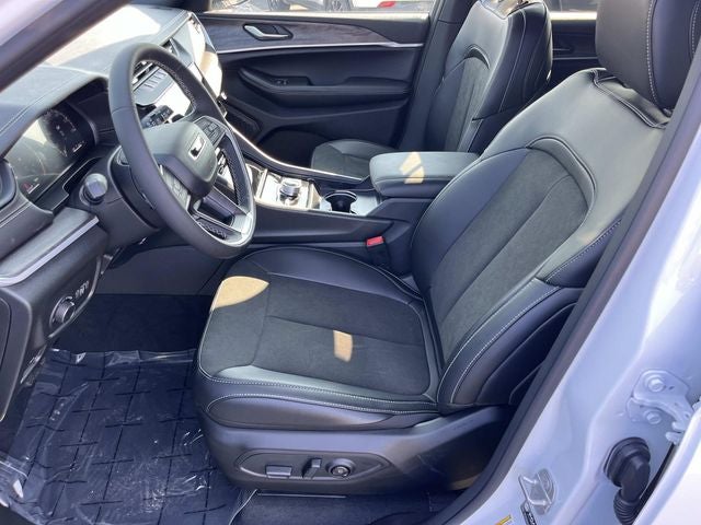 2026 Jeep Grand Cherokee L Laredo Altitude