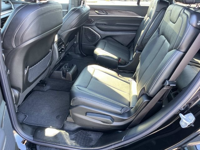 2027 Jeep Grand Cherokee L Limited Reserve