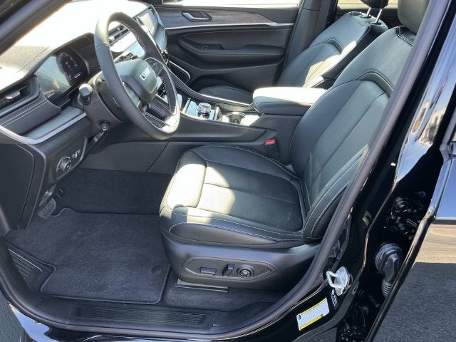 2027 Jeep Grand Cherokee L Limited Reserve