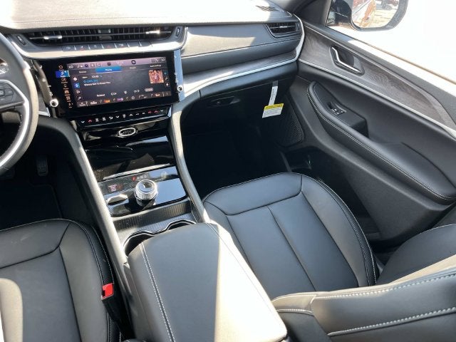 2027 Jeep Grand Cherokee L Limited