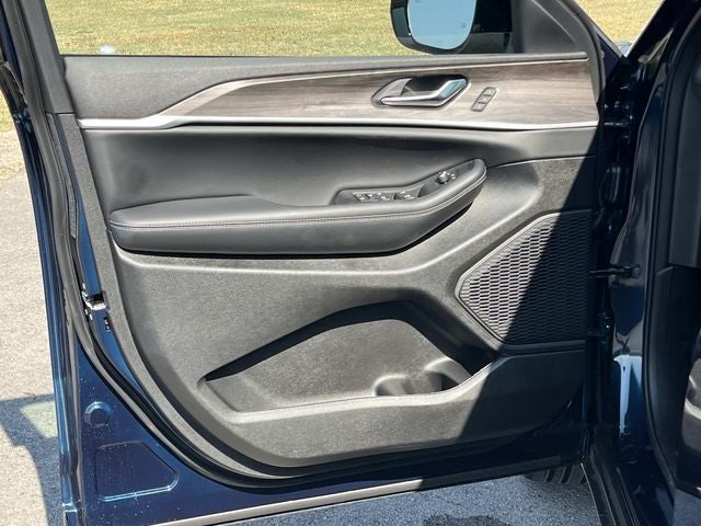 2027 Jeep Grand Cherokee L Limited