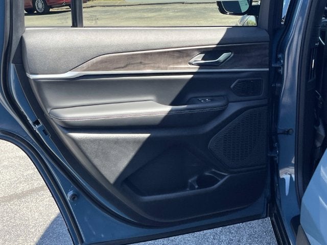 2027 Jeep Grand Cherokee L Limited