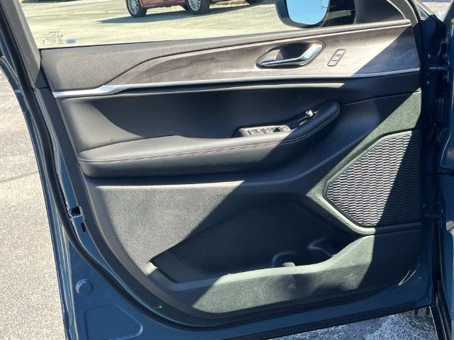 2027 Jeep Grand Cherokee L Limited
