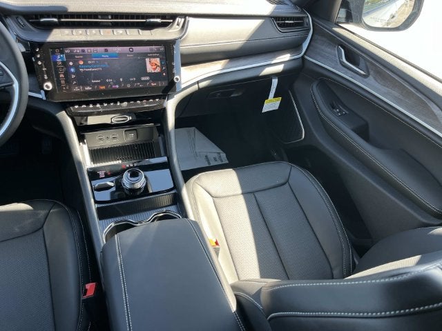 2027 Jeep Grand Cherokee L Limited Reserve