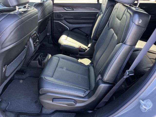 2027 Jeep Grand Cherokee L Limited Reserve