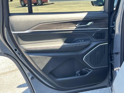 2027 Jeep Grand Cherokee L Limited Reserve