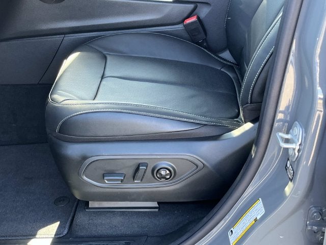 2027 Jeep Grand Cherokee L Limited Reserve