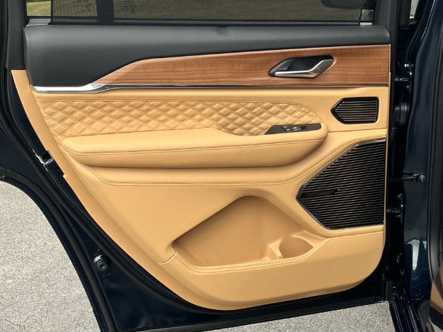 2027 Jeep Grand Cherokee L Summit