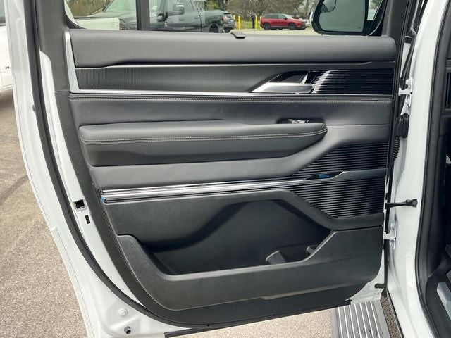 2026 Jeep Grand Wagoneer L Summit Obsidian