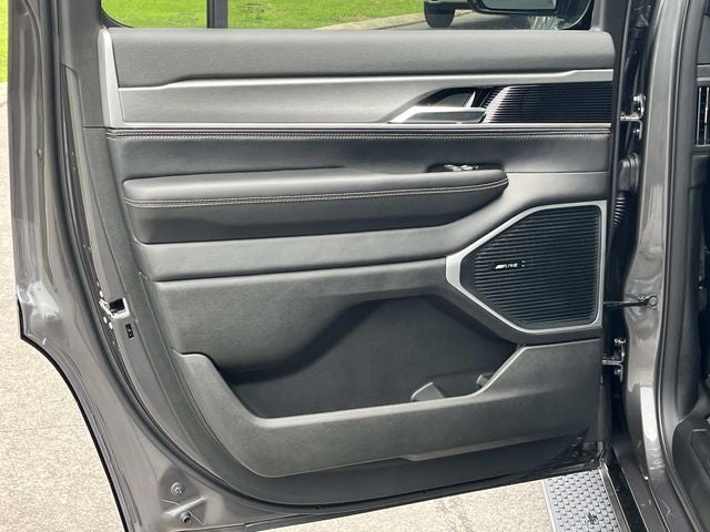 2026 Jeep Grand Wagoneer Base