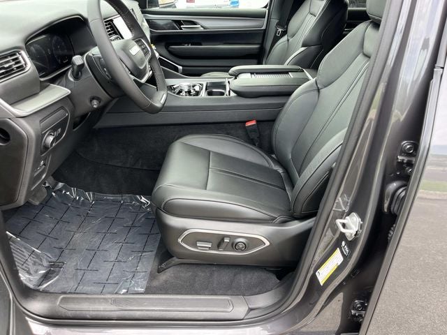 2026 Jeep Grand Wagoneer Base