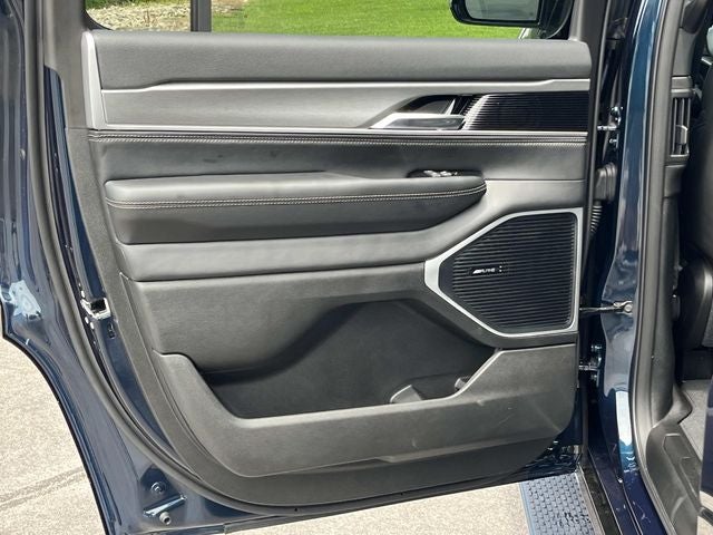 2026 Jeep Grand Wagoneer Base