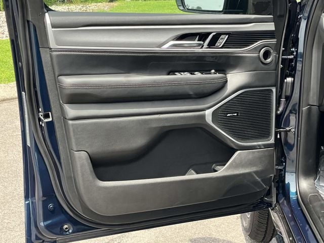 2026 Jeep Grand Wagoneer Base