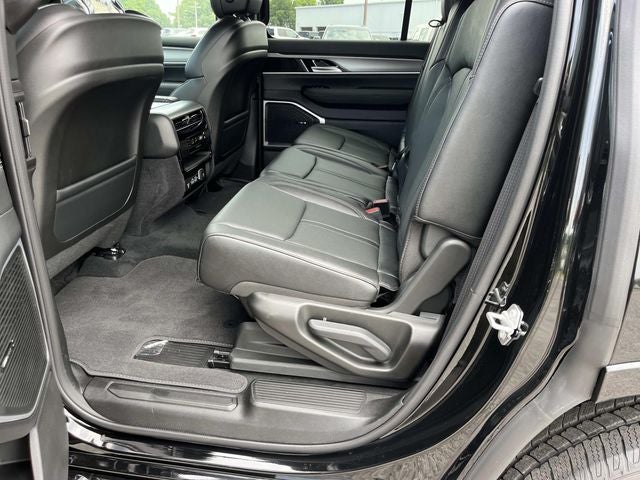 2026 Jeep Grand Wagoneer Base