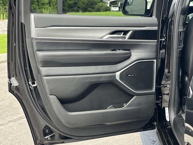 2026 Jeep Grand Wagoneer Base
