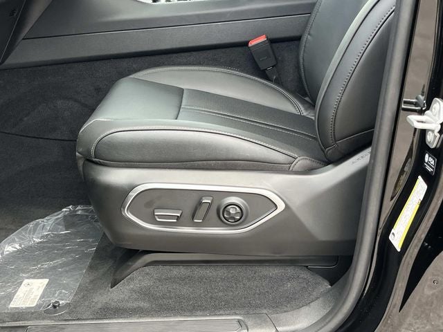 2026 Jeep Grand Wagoneer Base