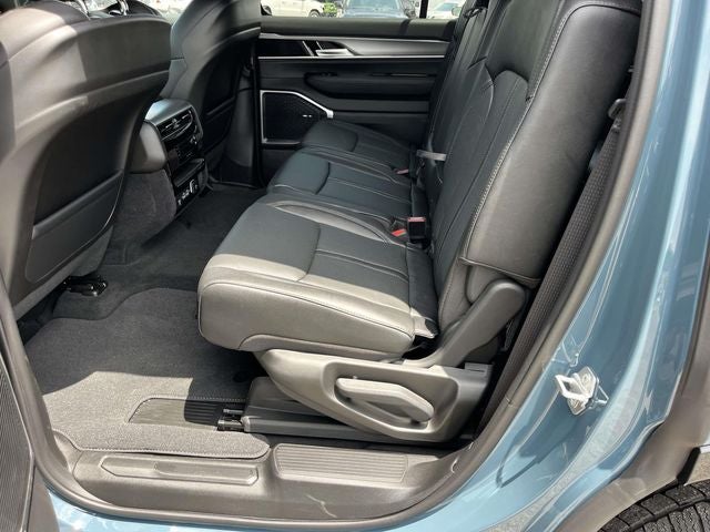 2026 Jeep Grand Wagoneer Base