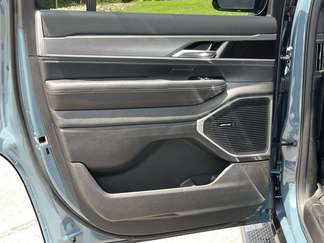 2026 Jeep Grand Wagoneer Base