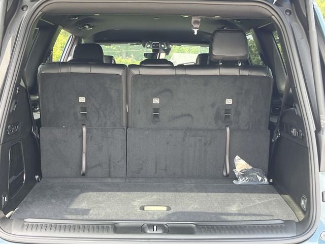 2026 Jeep Grand Wagoneer Base