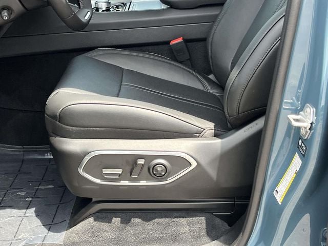 2026 Jeep Grand Wagoneer Base