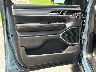 2026 Jeep Grand Wagoneer Base