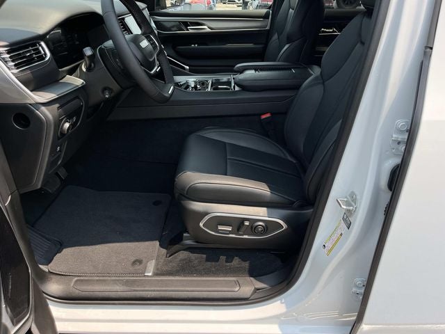 2026 Jeep Grand Wagoneer Limited Reserve