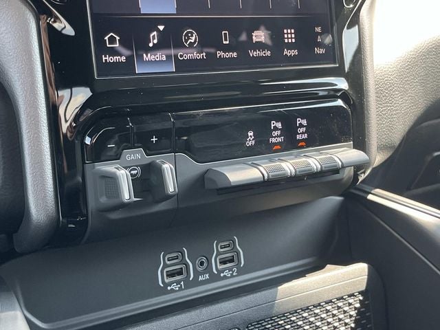 2027 RAM 1500 Big Horn/Lone Star