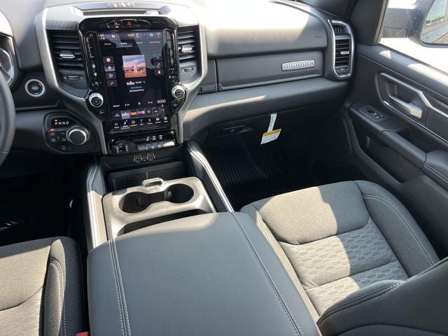 2027 RAM 1500 Big Horn/Lone Star