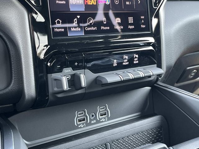 2027 RAM 1500 Big Horn/Lone Star