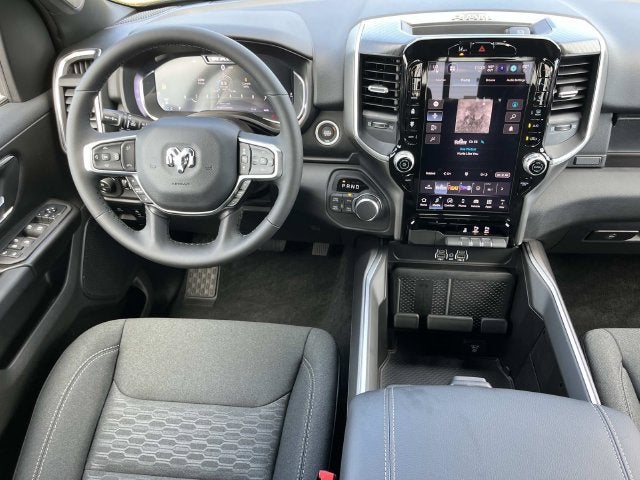 2027 RAM 1500 Big Horn/Lone Star