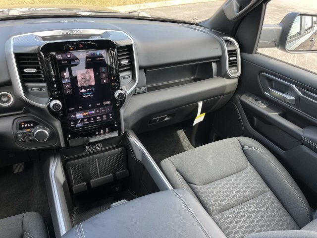 2027 RAM 1500 Big Horn/Lone Star
