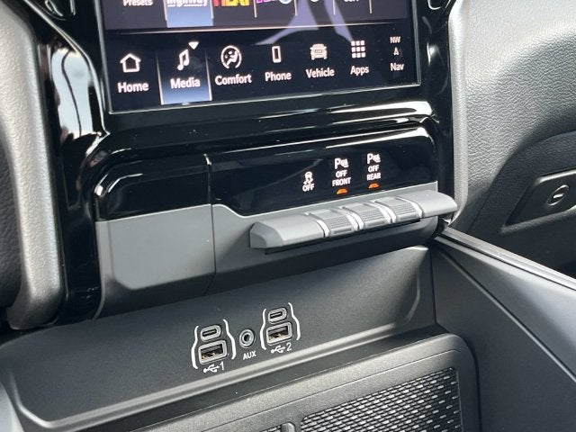 2027 RAM 1500 Big Horn/Lone Star