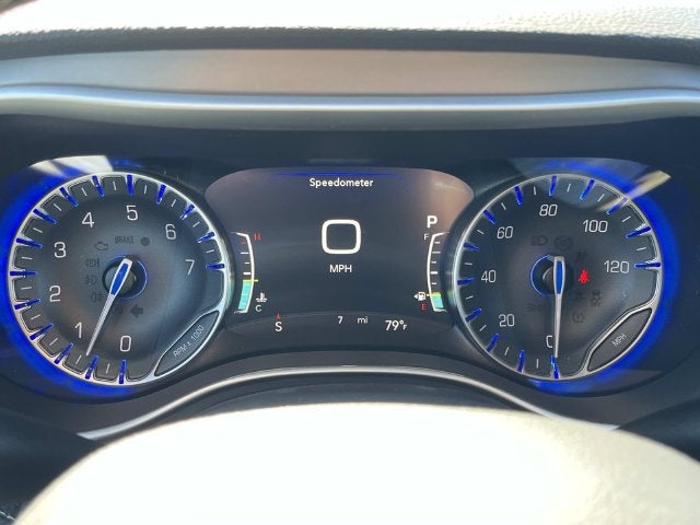 2027 Chrysler Pacifica Select