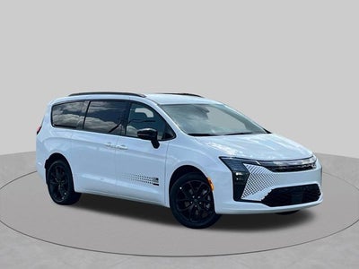 2027 Chrysler Pacifica Select