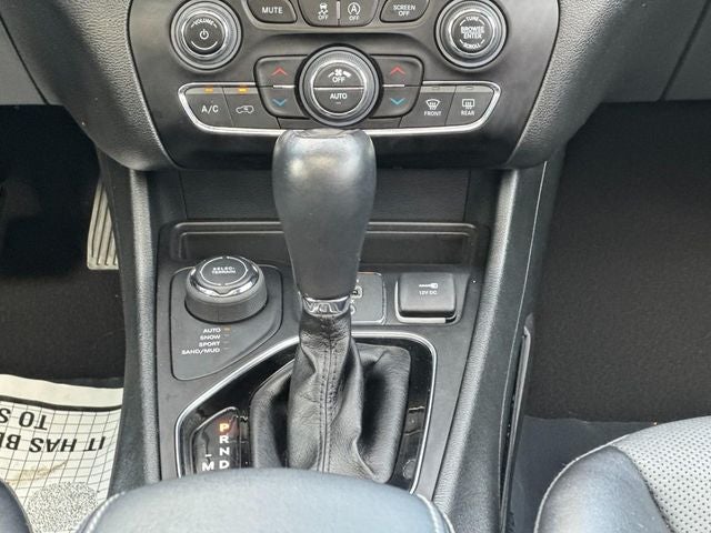 2023 Jeep Cherokee Altitude Lux 4x4