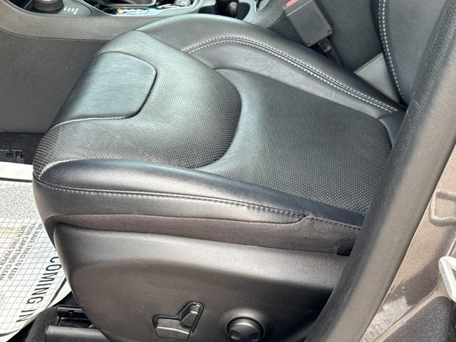 2023 Jeep Cherokee Altitude Lux 4x4